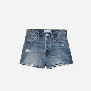 The Relaxed 90s Short